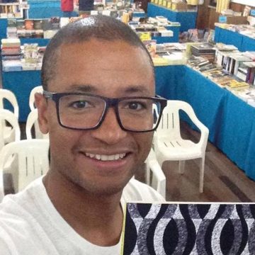 “Obrigado. Desculpa. Se faz favor.”