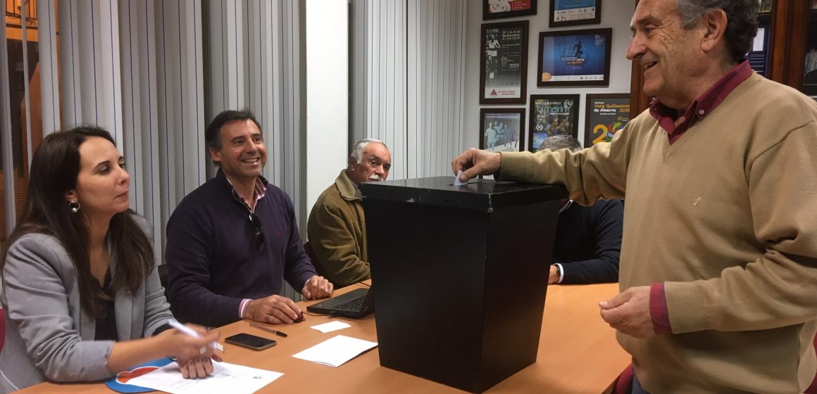 Domingos Martins reeleito presidente dos 20 Kms Almeirim