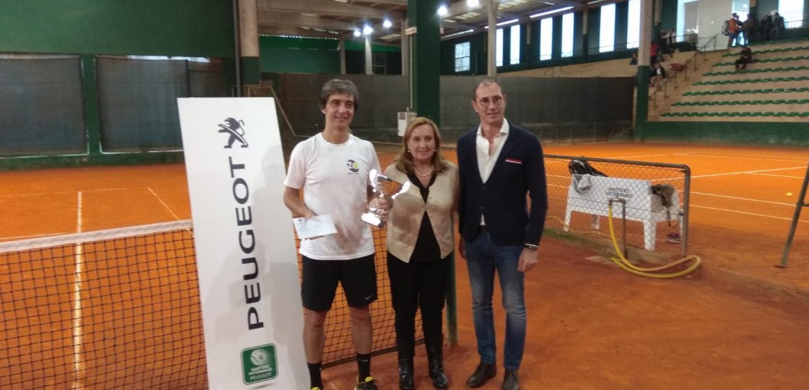 Gonçalo Pestana conquista primeiro torneio nível A para o  Ténis Almeirim