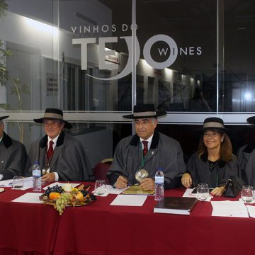 Confraria Enófila Nossa Senhora do Tejo realizou o seu Capítulo de Outono na sua nova Sede em Almeirim