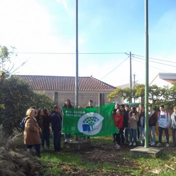 Escolas de Almeirim Ganham Bandeira Verde do Projeto Eco-Escolas Escolas de Almeirim Ganham Bandeira Verde do Projeto Eco-Escolas