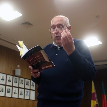 Apresentação de “Poemas Desirmanados” por Manuel Luís Bárbara