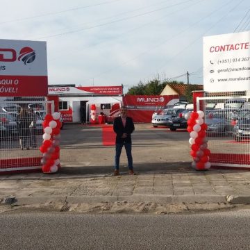 Mundo Automóveis já abriu em Almeirim
