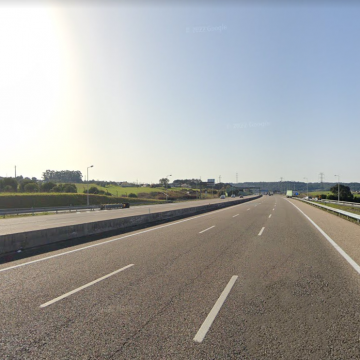 Duas vítimas mortais em despiste de viatura na A1 Duas vítimas mortais em despiste de viatura na A1
