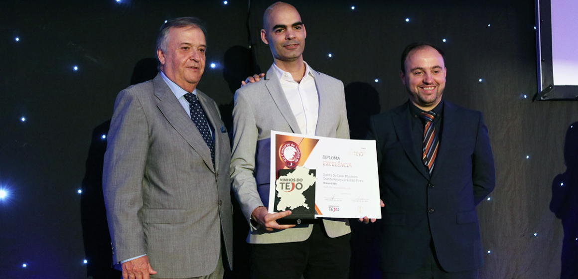 Casal Monteiro com Medalha de Excelência e Quinta da Alorna com 2 grandes medalhas de ouro na Gala Vinhos do Tejo Casal Monteiro com Medalha de Excelência e Quinta da Alorna com 2 grandes medalhas de ouro na Gala Vinhos do Tejo