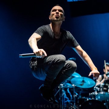 Nuno Rodrigues numa noite quente e vibrante em Leiria Nuno Rodrigues numa noite quente e vibrante em Leiria