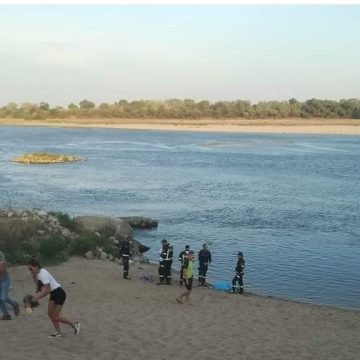 Corpo de jovem encontrado no rio Tejo junto à ponte D. Luís Corpo de jovem encontrado no rio Tejo junto à ponte D. Luís